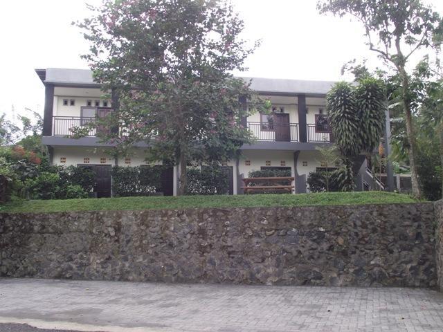 Taman liburan Happy Flower 3*